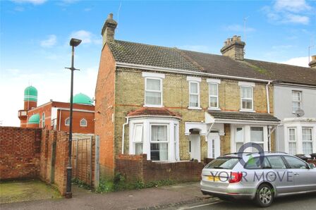 4 bedroom End Terrace House for sale