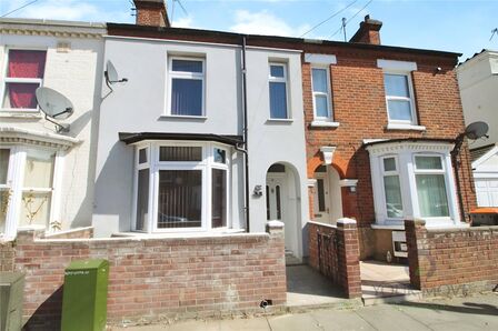 Nelson Street, 3 bedroom Mid Terrace House to rent, £1,300 pcm