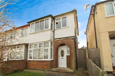 Hazelwood Road, 3 bedroom End Terrace House to rent, £1,350 pcm