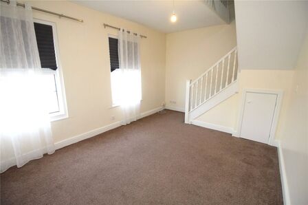 Bedford Road, 1 bedroom  Flat to rent, £900 pcm