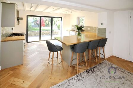 3 bedroom End Terrace House to rent