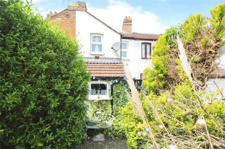 2 bedroom Mid Terrace House for sale