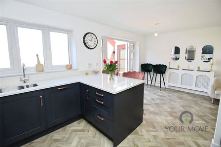 4 bedroom Detached House to rent