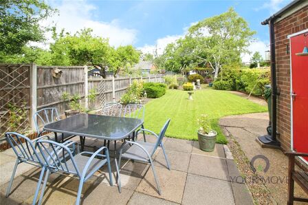 Starling Way, 3 bedroom Semi Detached House for sale, £375,000