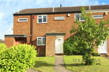Penwright Close, 2 bedroom Mid Terrace House to rent, £1,150 pcm