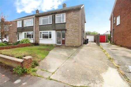 Conway Crescent, 3 bedroom Semi Detached House to rent, £1,450 pcm