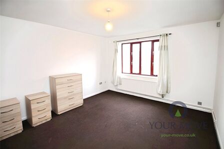 4 bedroom Detached House to rent