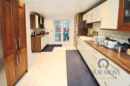 Wadsworth Court, 5 bedroom Detached House to rent, &pound;2,250 pcm