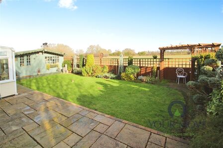 Ivy Lane, 2 bedroom Detached Bungalow for sale, &pound;500,000