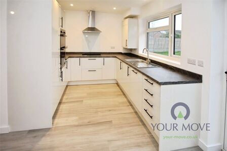 Heronscroft, 5 bedroom Semi Detached House to rent, £2,000 pcm