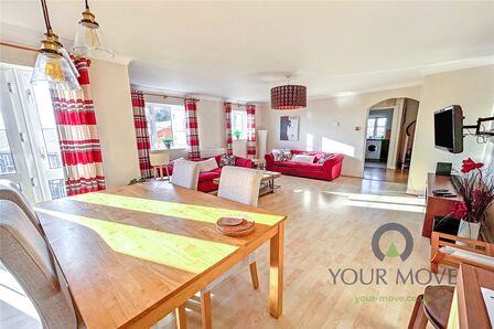 3 bedroom Flat for sale