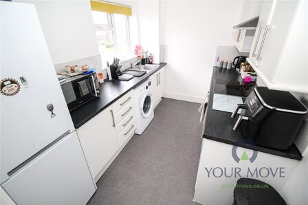 The Fairway, 2 bedroom Flat for sale, &pound;170,000