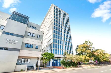 St. Johns Street, 2 bedroom Flat to rent, &pound;1,150 pcm