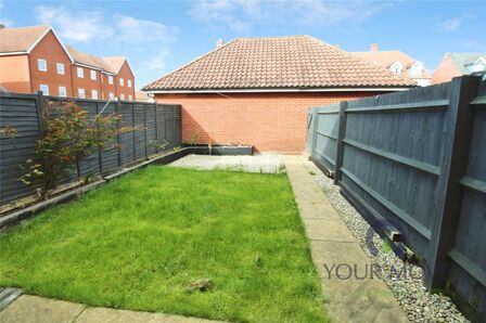 4 bedroom Mid Terrace House for sale