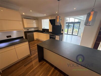5 bedroom Semi Detached House for sale
