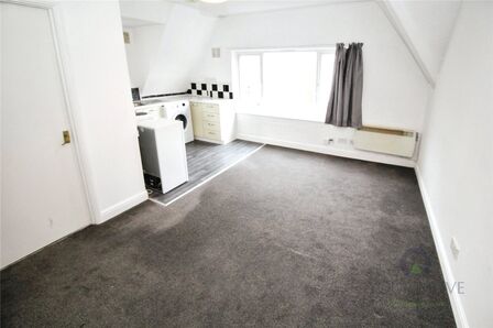Clapham Road, 1 bedroom Flat for sale, &pound;85,000
