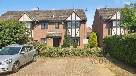 Queensbury Close, 2 bedroom Mid Terrace House for sale, &pound;220,000