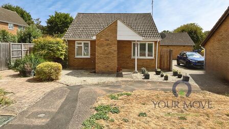 Radwell Road, 2 bedroom Detached Bungalow for sale, &pound;340,000
