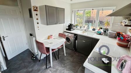 2 bedroom Detached House for sale