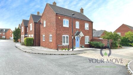 3 bedroom Detached House for sale