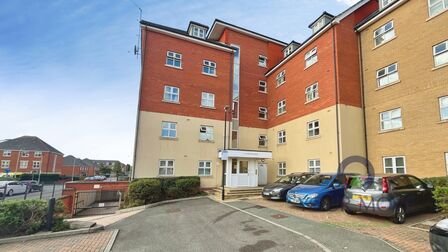 2 bedroom Flat for sale