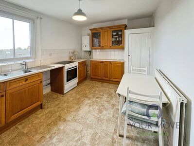 Bushmead Avenue, 1 bedroom Flat to rent, &pound;1,000 pcm