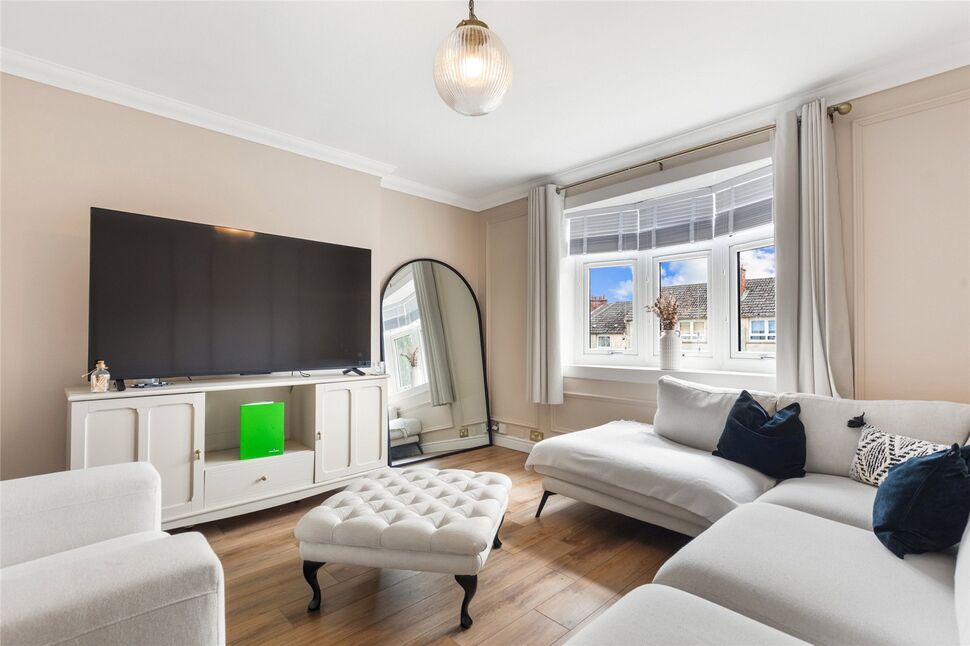 3 bedroom Mid Terrace House for sale