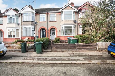 Standard Avenue, 3 bedroom Mid Terrace House to rent, £825 pcm