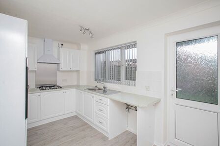 2 bedroom Semi Detached House to rent