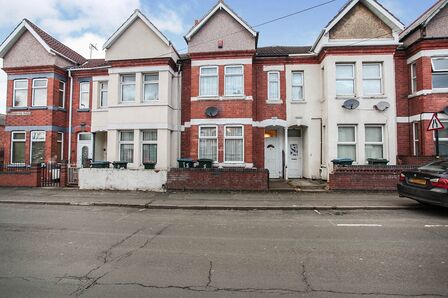 Widdrington Road, 3 bedroom Mid Terrace House to rent, &pound;1,300 pcm
