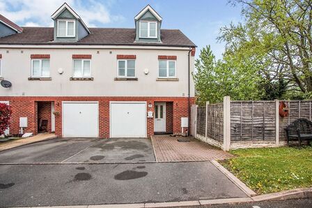 Seashell Close, 3 bedroom End Terrace House to rent, &pound;1,400 pcm