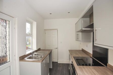 2 bedroom End Terrace House to rent