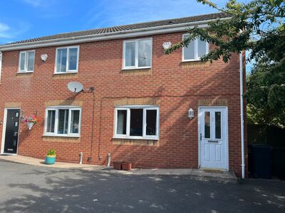 3 bedroom Semi Detached House to rent