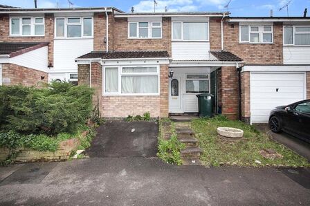 Boswell Drive, 4 bedroom Mid Terrace House to rent, &pound;1,200 pcm