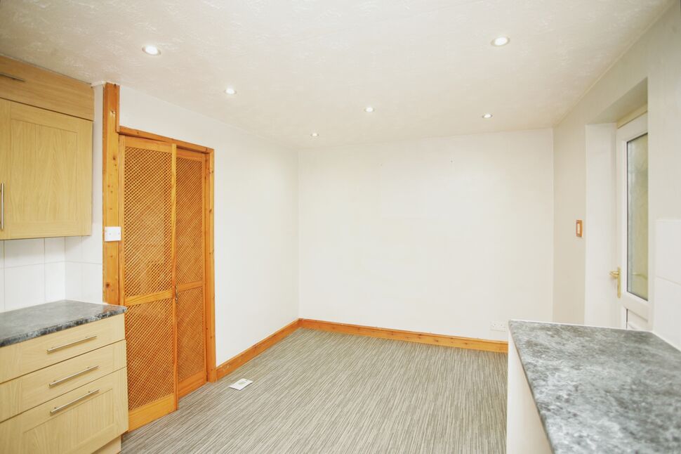 3 bedroom Semi Detached House for sale, Aintree Close, Bedworth, CV12