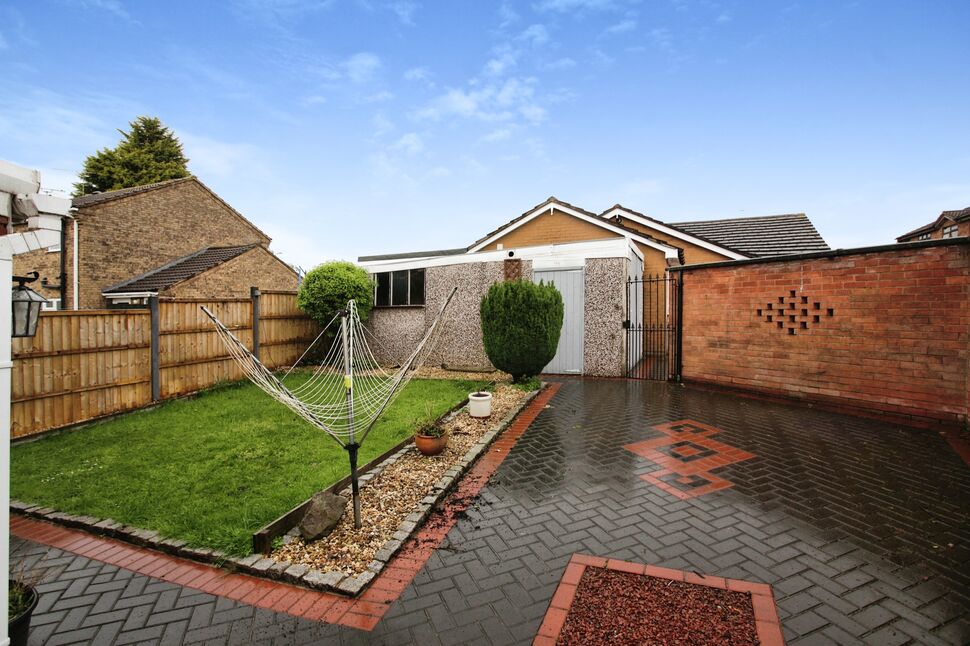 3 bedroom Semi Detached House for sale, Aintree Close, Bedworth, CV12