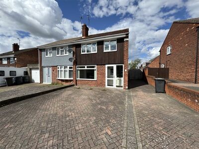 Bedworth, 3 bedroom Semi Detached House to rent, &pound;1,350 pcm