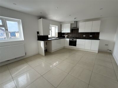 Heath End Road, 1 bedroom  Flat to rent, £695 pcm