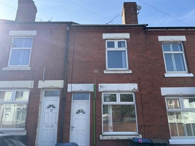 3 bedroom Mid Terrace House to rent