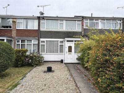3 bedroom Mid Terrace House to rent