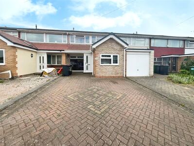 3 bedroom Mid Terrace House for sale