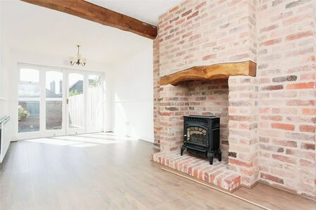 Purefoy Road, 3 bedroom Semi Detached House to rent, £1,100 pcm