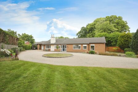 Hall Lane, 3 bedroom Detached Bungalow for sale, £800,000