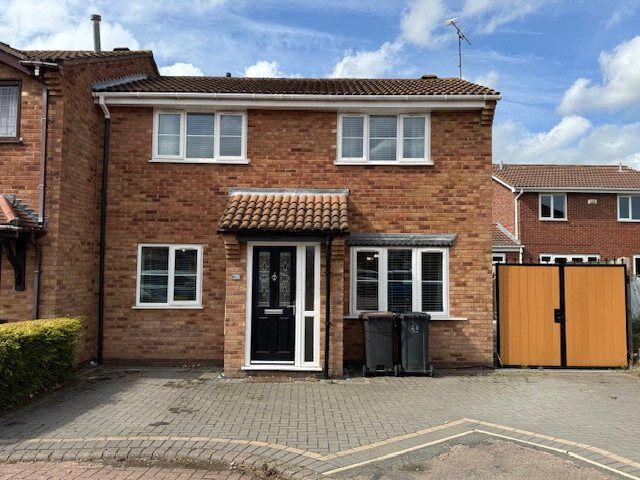 Main image of 3 bedroom Semi Detached House to rent, Cheltenham Close, Bedworth, Warwickshire, CV12