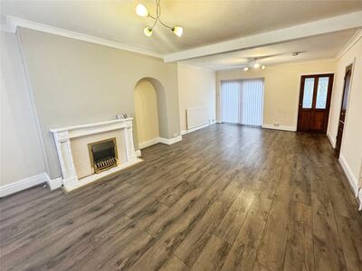 Middlecotes, 3 bedroom Mid Terrace House to rent, £1,100 pcm