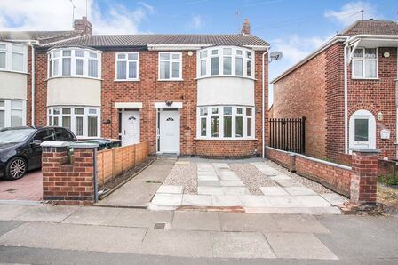 Farren Road, 3 bedroom End Terrace House to rent, £1,200 pcm