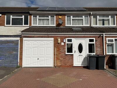Treneere Road, 4 bedroom Mid Terrace House to rent, £1,300 pcm