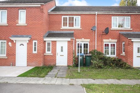 Firedrake Croft, 2 bedroom Mid Terrace House to rent, £950 pcm