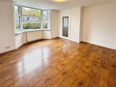 Dymond Road, 3 bedroom Semi Detached House to rent, £1,200 pcm