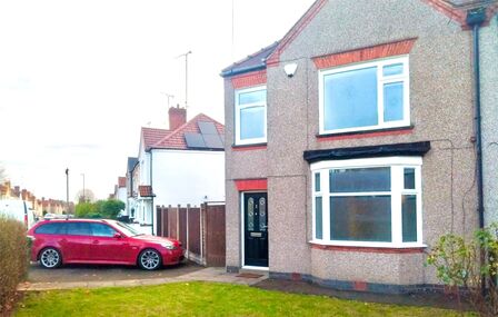 Dymond Road, 3 bedroom Semi Detached House to rent, £1,250 pcm